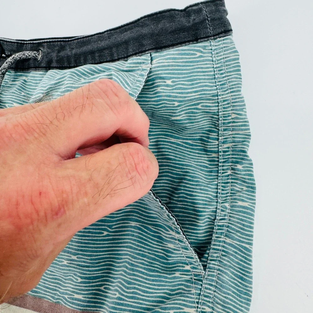 Katin Board Shorts Mens 32 Teal Beige Wave Print‎ Hybrid Surf Trunks faint spot
